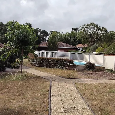 Little House With Terrace On The Oceanfront *